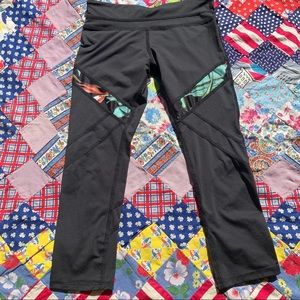 Stone Fox Sweat Cropped Athletic Leggings